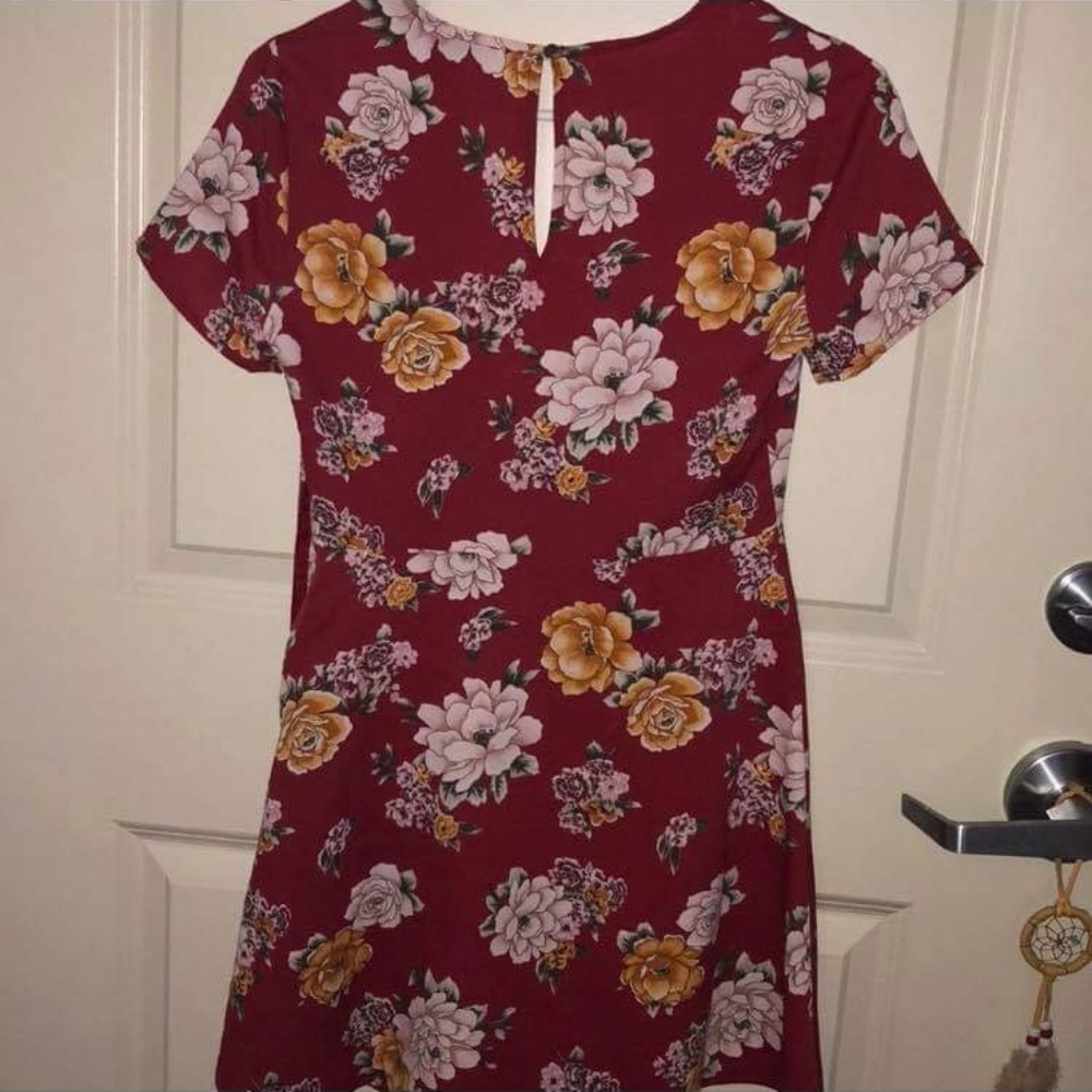 Forever 21 flowery plunging v-neck dress